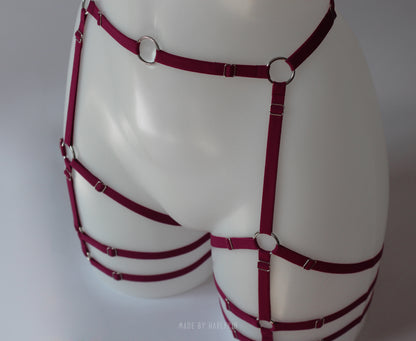 Harness garters belt