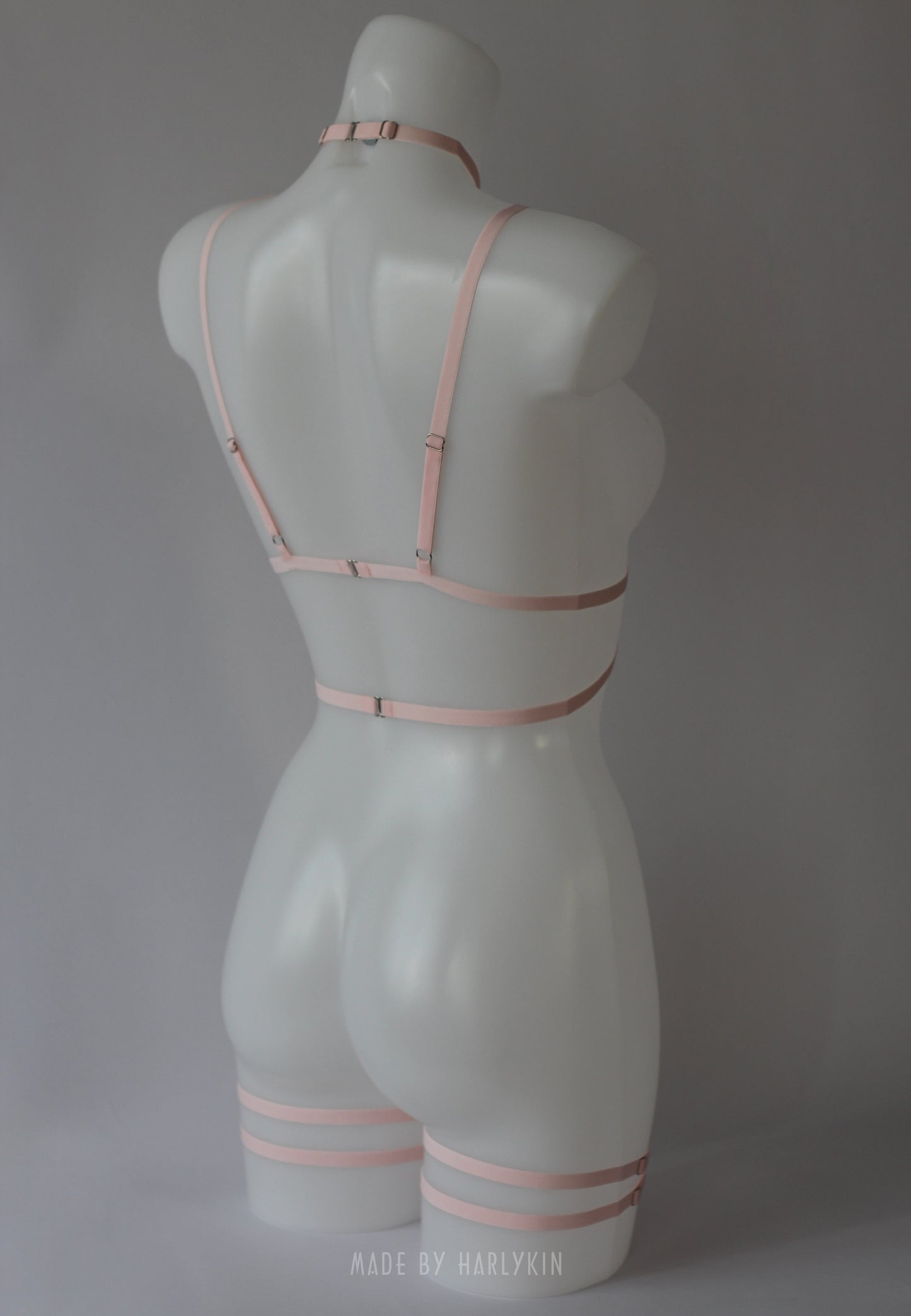 Neonoworóżowy komplet bielizny z uprzężą